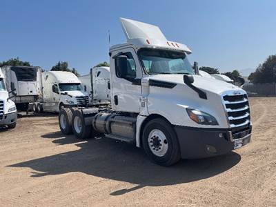 Freightliner Cascadia 126 Day Cab Truck - 435HP, 12 Speed Automatic