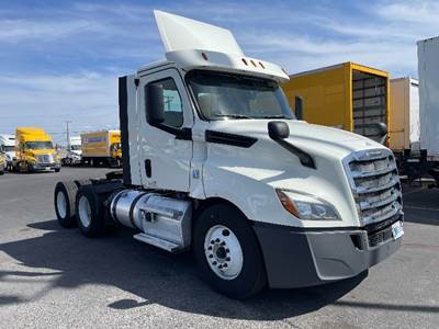 Freightliner Cascadia 126 Day Cab Truck - 435HP, 12 Speed Automatic