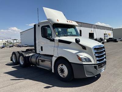 Freightliner Cascadia 126 Day Cab Truck - 435HP, 12 Speed Automatic