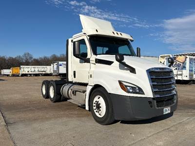 Freightliner Cascadia 126 Day Cab Truck - 435HP, 12 Speed Automatic