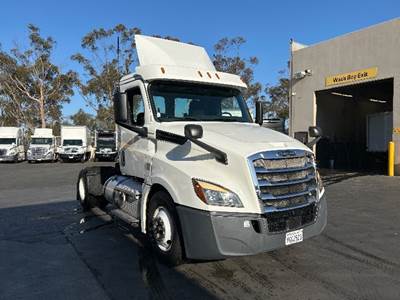 Freightliner Cascadia 126 Single Axle Day Cab Truck - 410HP, 12 Speed Automatic