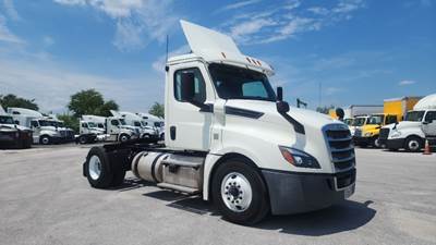 Freightliner Cascadia 126 Single Axle Day Cab Truck - 410HP, 12 Speed Automatic