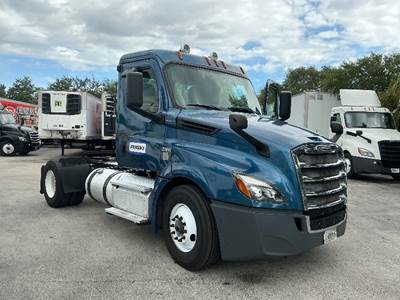 Freightliner Cascadia 126 Single Axle Day Cab Truck - 410HP, 12 Speed Automatic