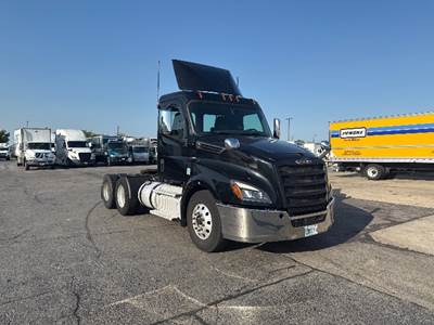Freightliner Cascadia 126 Day Cab Truck - 450HP, 12 Speed Automatic