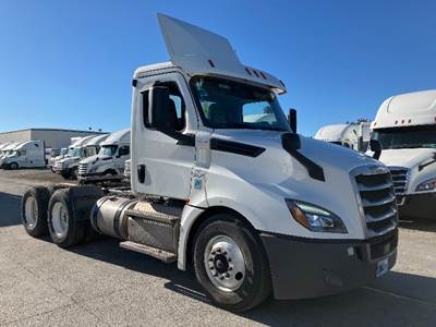 Freightliner Cascadia 126 Day Cab Truck - 435HP, 12 Speed Automatic