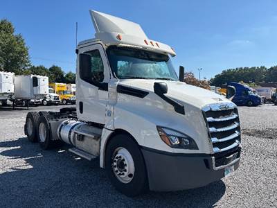 Freightliner Cascadia 126 Day Cab Truck - 435HP, 12 Speed Automatic