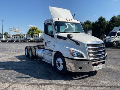 Freightliner Cascadia 126 Day Cab Truck - 435HP, 12 Speed Automatic