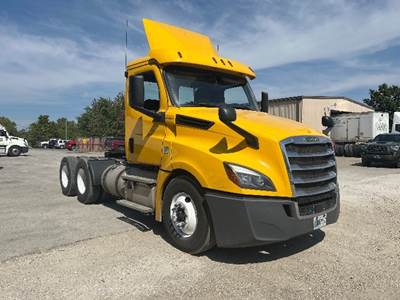 Freightliner Cascadia 126 Day Cab Truck - 435HP, 12 Speed Automatic