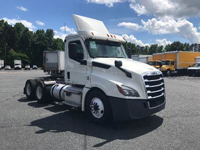 Freightliner Cascadia 126 Day Cab Truck - 435HP, 12 Speed Automatic