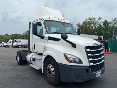 Freightliner Cascadia 126 Single Axle Day Cab Truck - 410HP, 12 Speed Automatic