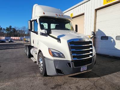 Freightliner T12664ST Day Cab Truck - 450HP, 12 Speed Automatic