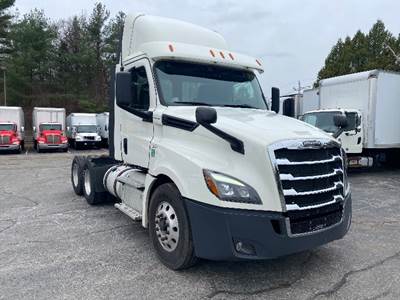 Freightliner T12664ST Day Cab Truck - 450HP, 12 Speed Automatic