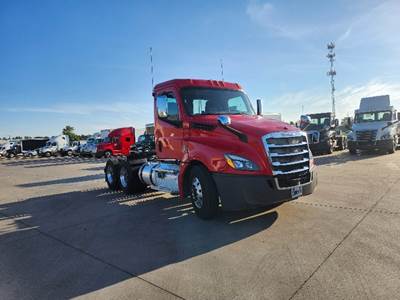 Freightliner Cascadia 126 Day Cab Truck - 450HP, 12 Speed Automatic