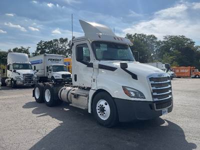 Freightliner Cascadia 126 Day Cab Truck - 435HP, 12 Speed Automatic