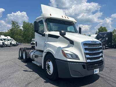Freightliner Cascadia 126 Day Cab Truck - 435HP, 12 Speed Automatic