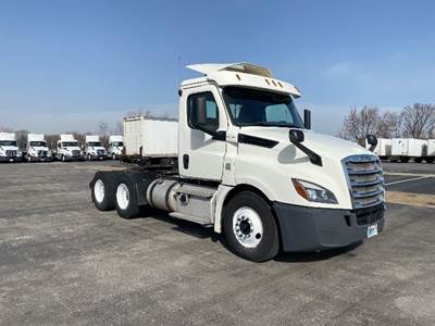 Freightliner Cascadia 126 Day Cab Truck - 435HP, 12 Speed Automatic