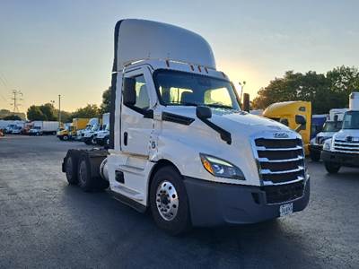 Freightliner Cascadia 126 Day Cab Truck - 450HP, 12 Speed Automatic