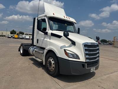 Freightliner Cascadia 126 Single Axle Day Cab Truck - 435HP, 12 Speed Automatic