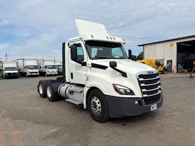 Freightliner Cascadia 126 Day Cab Truck - 435HP, 12 Speed Automatic