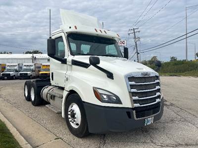 Freightliner Cascadia 126 Day Cab Truck - 435HP, 12 Speed Automatic