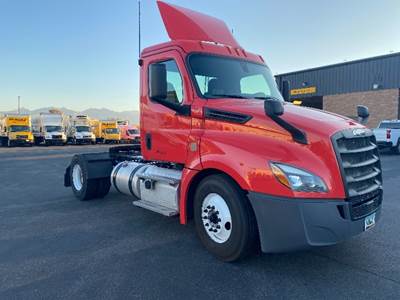 Freightliner Cascadia 126 Single Axle Day Cab Truck - 410HP, 10 Speed Manual