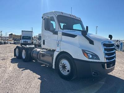 Freightliner Cascadia 126 Day Cab Truck - 450HP, 10 Speed Manual