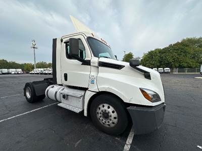 Freightliner Cascadia 126 Single Axle Day Cab Truck - 410HP, 12 Speed Automatic