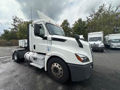 Freightliner Cascadia 126 Single Axle Day Cab Truck - 410HP, 12 Speed Automatic