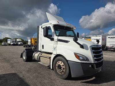 Freightliner Cascadia 126 Single Axle Day Cab Truck - 435HP, 12 Speed Automatic