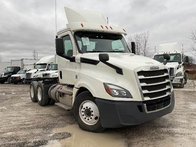 Freightliner Cascadia 126 Day Cab Truck - 435HP, 12 Speed Automatic