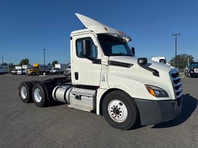 Freightliner Cascadia 126 Day Cab Truck - Cummins 400HP, 13 Speed Automatic