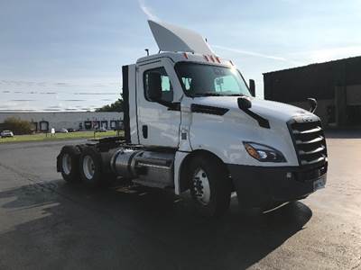 Freightliner Cascadia 126 Day Cab Truck - 435HP, 12 Speed Automatic