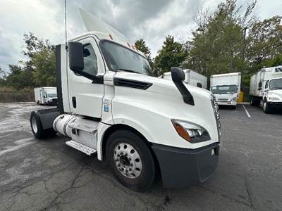 Freightliner Cascadia 126 Single Axle Day Cab Truck - 410HP, 12 Speed Automatic
