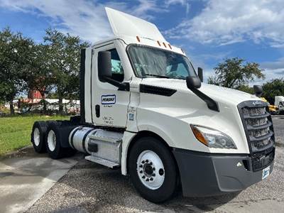Freightliner Cascadia 126 Day Cab Truck - 435HP, 12 Speed Automatic
