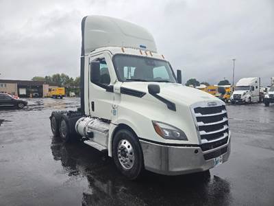 Freightliner Cascadia 126 Day Cab Truck - 455HP, 12 Speed Automatic