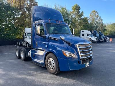 Freightliner Cascadia 126 Day Cab Truck - 410HP, 12 Speed Automatic
