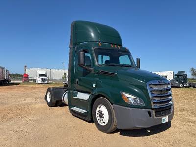 Freightliner Cascadia 126 Single Axle Day Cab Truck - 435HP, 12 Speed Automatic