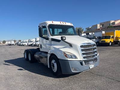 Freightliner Cascadia 126 Day Cab Truck - 450HP, 10 Speed Manual