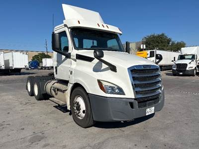 Freightliner Cascadia 126 Day Cab Truck - 435HP, 12 Speed Automatic