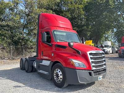 Freightliner Cascadia 126 Day Cab Truck - 400HP, 12 Speed Automatic