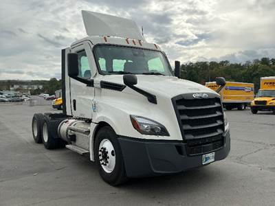 Freightliner Cascadia 126 Day Cab Truck - 435HP, 12 Speed Automatic