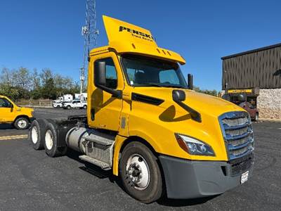 Freightliner Cascadia 126 Day Cab Truck - 435HP, 12 Speed Automatic