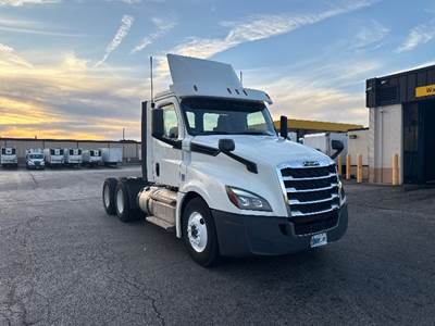 Freightliner Cascadia 126 Day Cab Truck - 435HP, 12 Speed Automatic