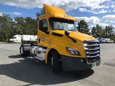 Freightliner Cascadia 126 Single Axle Day Cab Truck - 410HP, 12 Speed Automatic