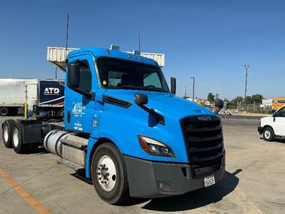 Freightliner Cascadia 126 Day Cab Truck - 455HP, 10 Speed Manual
