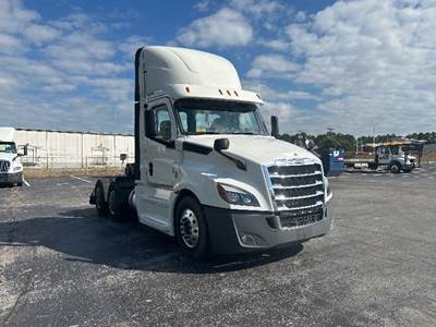 Freightliner Cascadia 126 Day Cab Truck - 455HP, 12 Speed Automatic