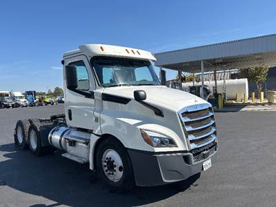 Freightliner Cascadia 126 Day Cab Truck - 435HP, 12 Speed Automatic