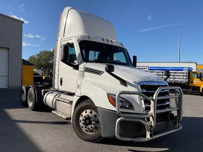 Freightliner Cascadia 126 Day Cab Truck - 475HP, 12 Speed Automatic