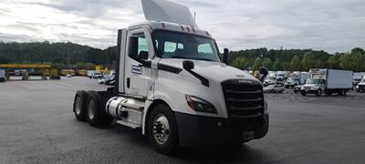 Freightliner Cascadia 126 Day Cab Truck - 435HP, 12 Speed Automatic