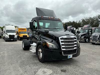 Freightliner Cascadia 126 Single Axle Day Cab Truck - 410HP, 12 Speed Automatic
